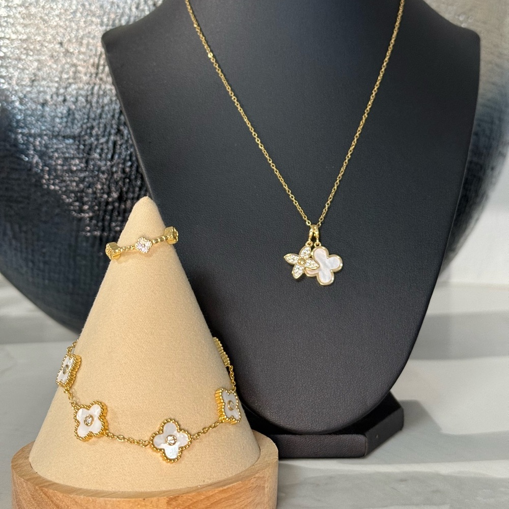 Elegant Gold and White Floral Jewelry Set